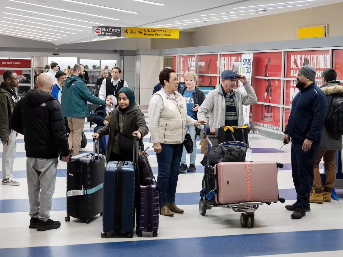 El Gobierno repatrió a varados en Emiratos Árabes y anunció nuevos vuelos 