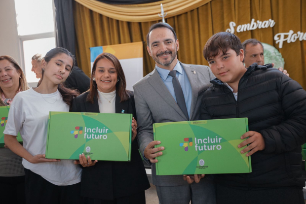 El Gobernador destacó la fuerte inversión en obras educativas
